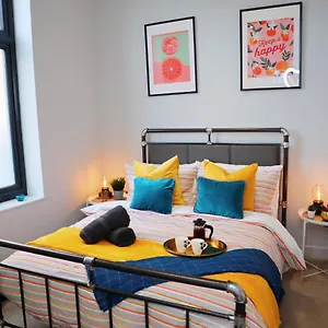 https://trendy-urban-industrial-apartment-great-location.bournemouth-hotels.org