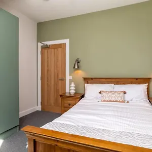 https://top-location-west-end-modern.hotelsaberdeenuk.com