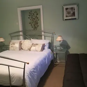 https://bickfield-annexe.cardiffhotelswales.com
